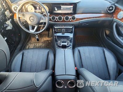 Zdjęcie 8 z 13 samochodu: 2017 MERCEDES-BENZ E 300 4MATIC VIN:WDDZF4KB7HA208500 - miniatura