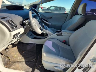 Zdjęcie 7 z 12 samochodu: 2013 TOYOTA PRIUS THREE VIN:JTDKN3DU9D5674746 - miniatura