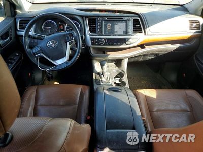 Zdjęcie 8 z 13 samochodu: 2018 TOYOTA HIGHLANDER LIMITED PLATINUM VIN:5TDYZRFH3JS280697 - miniatura