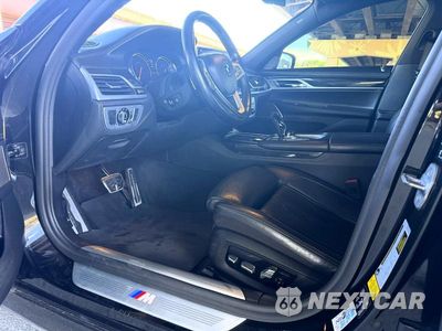 Zdjęcie 10 z 15 samochodu: 2019 BMW 750 XI VIN:WBA7F2C56K8240643 - miniatura