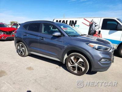 Czwarte zdjęcie samochodu z boku: 2018 HYUNDAI TUCSON VALUE VIN:KM8J33A25JU647318 - miniatura