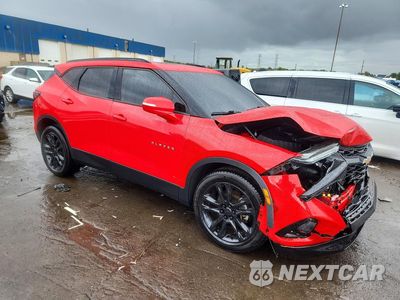 Czwarte zdjęcie samochodu z boku: 2019 CHEVROLET BLAZER 3LT VIN:3GNKBHRS6KS689289 - miniatura