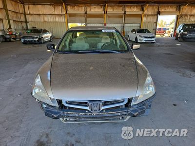 Piąte zdjęcie samochodu w środku: 2003 HONDA ACCORD LX VIN:JHMCM56373C021235 - miniatura