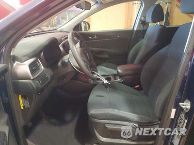 Zdjęcie 7 z 13 samochodu: 2018 KIA SORENTO VIN:5XYPGDA58JG396945 - miniatura