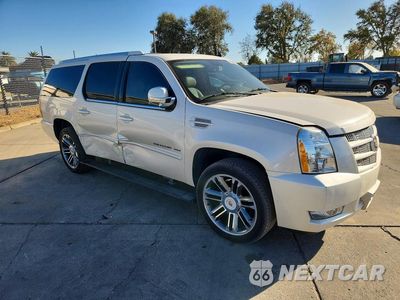Czwarte zdjęcie samochodu z boku: 2013 CADILLAC ESCALADE ESV PREMIUM VIN:1GYS4JEF5DR116998 - miniatura