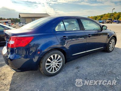 Trzecie zdjęcie samochodu z tyłu: 2013 SUZUKI KIZASHI SE VIN:JS2RF9A36D6100003 - miniatura