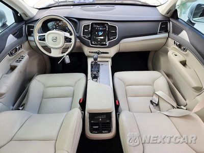 Zdjęcie 8 z 13 samochodu: 2022 VOLVO XC90 T5 MOMENTUM VIN:YV4102CK6N1794479 - miniatura