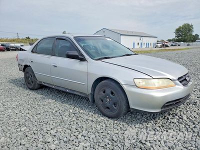 Czwarte zdjęcie samochodu z boku: 2001 HONDA ACCORD EX VIN:1HGCG16501A060326 - miniatura