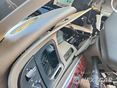 Zdjęcie 9 z 13 samochodu: 2001 MERCURY GRAND MARQUIS LS VIN:2MEFM75W11X628705 - miniatura