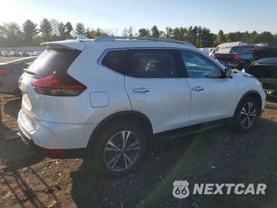 Trzecie zdjęcie samochodu z tyłu: 2019 NISSAN ROGUE SV VIN:5N1AT2MV2KC830988 - miniatura