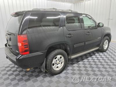 Trzecie zdjęcie samochodu z tyłu: 2010 CHEVROLET TAHOE K1500 LT VIN:1GNUKBE05AR119683 - miniatura