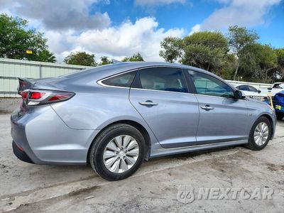 Trzecie zdjęcie samochodu z tyłu: 2016 HYUNDAI SONATA HYBRID SE VIN:KMHE24L1XGA022616 - miniatura