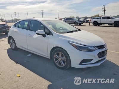 Czwarte zdjęcie samochodu z boku: 2018 CHEVROLET CRUZE LT VIN:1G1BE5SM6J7145164 - miniatura