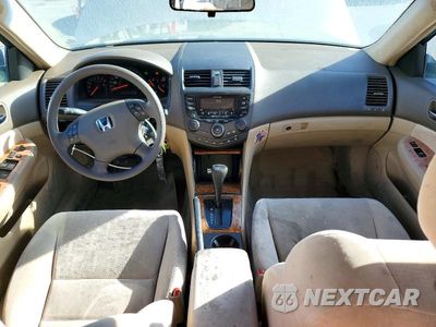 Zdjęcie 8 z 12 samochodu: 2004 HONDA ACCORD EX VIN:JHMCM56724C039100 - miniatura