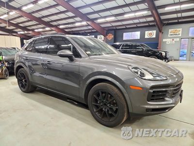 Czwarte zdjęcie samochodu z boku: 2019 PORSCHE CAYENNE VIN:WP1AA2AYXKDA08554 - miniatura