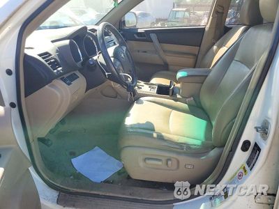 Zdjęcie 7 z 13 samochodu: 2010 TOYOTA HIGHLANDER SPORT VIN:5TDXK3EH5AS003032 - miniatura