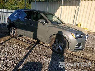 Czwarte zdjęcie samochodu z boku: 2020 AUDI Q3 PREMIUM VIN:WA1AECF34L1102547 - miniatura