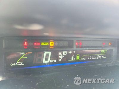 Zdjęcie 9 z 12 samochodu: 2015 TOYOTA PRIUS V TWO VIN:JTDZN3EU9FJ022569 - miniatura
