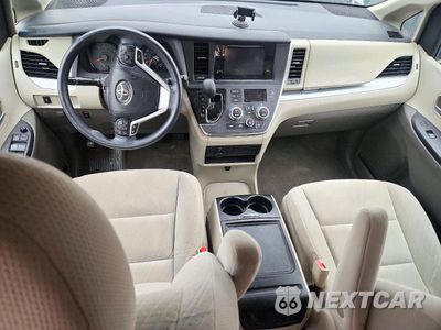 Zdjęcie 8 z 13 samochodu: 2017 TOYOTA SIENNA LE VIN:5TDKZ3DC6HS865651 - miniatura