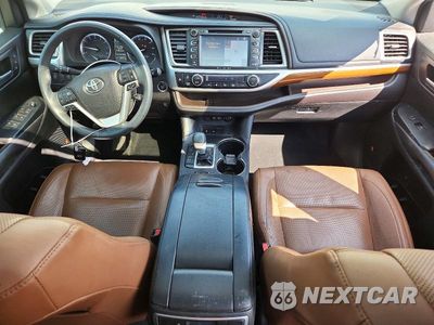 Zdjęcie 8 z 14 samochodu: 2018 TOYOTA HIGHLANDER LIMITED VIN:5TDYZRFH2JS261638 - miniatura