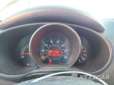 Zdjęcie 9 z 13 samochodu: 2014 KIA SOUL + VIN:KNDJP3A51E7066891 - miniatura