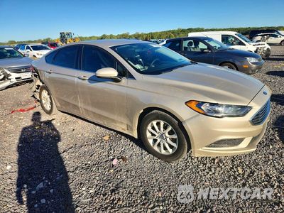 Czwarte zdjęcie samochodu z boku: 2017 FORD FUSION S VIN:3FA6P0G73HR210599 - miniatura