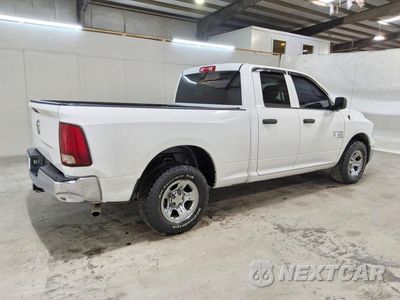 Trzecie zdjęcie samochodu z tyłu: 2019 RAM 1500 CLASSIC TRADESMAN VIN:1C6RR6FG9KS616220 - miniatura