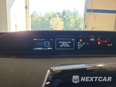 Zdjęcie 9 z 12 samochodu: 2016 TOYOTA PRIUS THREE TOURING VIN:JTDKARFU1G3026474 - miniatura