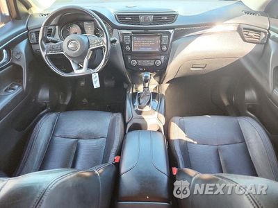 Zdjęcie 8 z 13 samochodu: 2017 NISSAN ROGUE SPORT SL VIN:JN1BJ1CP7HW016244 - miniatura