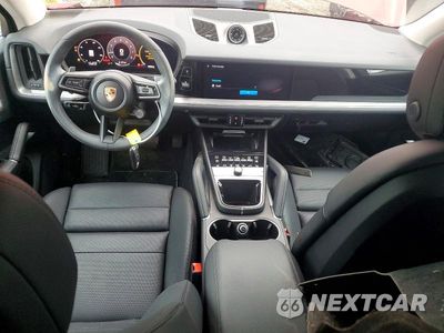 Zdjęcie 8 z 13 samochodu: 2025 PORSCHE CAYENNE VIN:WP1AA2AY9SDA06374 - miniatura