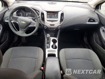 Zdjęcie 8 z 13 samochodu: 2017 CHEVROLET CRUZE LS VIN:1G1BC5SM7H7231650 - miniatura