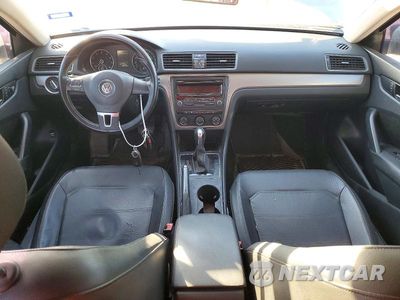 Zdjęcie 8 z 12 samochodu: 2014 VOLKSWAGEN PASSAT S VIN:1VWAS7A32EC044844 - miniatura