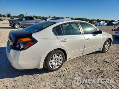 Trzecie zdjęcie samochodu z tyłu: 2011 NISSAN ALTIMA 2.5 VIN:1N4AL2AP0BN499137 - miniatura