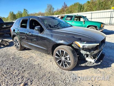 Czwarte zdjęcie samochodu z boku: 2023 VOLVO XC60 PLUS VIN:YV4L12RW8P1345940 - miniatura