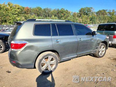 Trzecie zdjęcie samochodu z tyłu: 2013 TOYOTA HIGHLANDER LIMITED VIN:5TDYK3EH8DS095424 - miniatura
