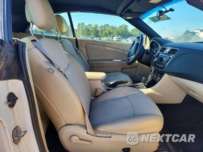 Zdjęcie 10 z 12 samochodu: 2013 CHRYSLER 200 TOURING VIN:1C3BCBEB5DN512016 - miniatura