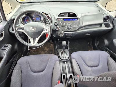 Zdjęcie 8 z 12 samochodu: 2013 HONDA FIT SPORT VIN:JHMGE8H54DC029809 - miniatura