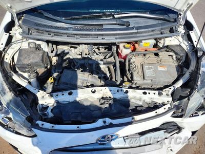 Zdjęcie 11 z 13 samochodu: 2016 TOYOTA PRIUS C ONE VIN:JTDKDTB33G1126055 - miniatura
