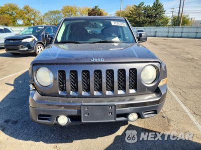 Piąte zdjęcie samochodu w środku: 2014 JEEP PATRIOT LATITUDE VIN:1C4NJRFB9ED846126 - miniatura
