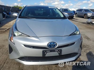 Piąte zdjęcie samochodu w środku: 2017 TOYOTA PRIUS FOUR VIN:JTDKARFU6H3048858 - miniatura