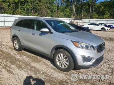 Czwarte zdjęcie samochodu z boku: 2017 KIA SORENTO LX VIN:5XYPG4A34HG267884 - miniatura