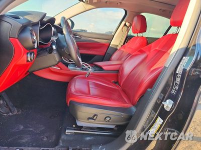 Zdjęcie 7 z 13 samochodu: 2018 ALFA ROMEO STELVIO TI VIN:ZASFAKBN1J7B94985 - miniatura