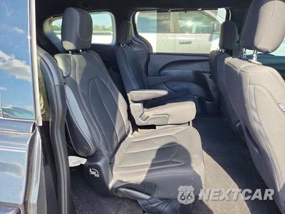 Zdjęcie 11 z 13 samochodu: 2018 CHRYSLER PACIFICA VIN:2C4RC1FG3JR361934 - miniatura