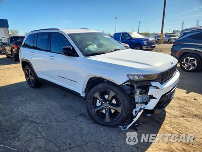Czwarte zdjęcie samochodu z boku: 2025 JEEP GRAND CHEROKEE LIMITED VIN:1C4RJHBG6S8802280 - miniatura