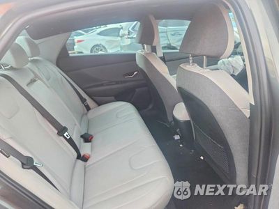 Zdjęcie 10 z 12 samochodu: 2025 HYUNDAI ELANTRA LIMITED VIN:KMHLP4DG3SU059526 - miniatura