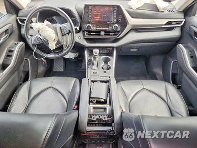 Zdjęcie 8 z 13 samochodu: 2021 TOYOTA HIGHLANDER XLE VIN:5TDGZRBH1MS528273 - miniatura