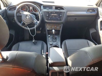Zdjęcie 8 z 13 samochodu: 2020 VOLKSWAGEN TIGUAN SE VIN:3VV2B7AX8LM116606 - miniatura