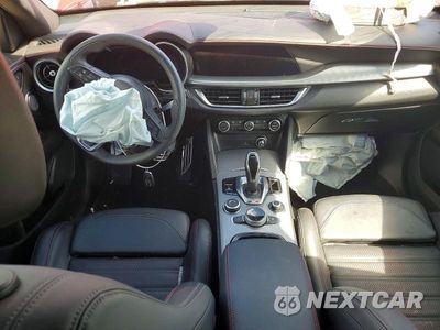 Zdjęcie 8 z 13 samochodu: 2025 ALFA ROMEO STELVIO TRIBUTO ITALIANO VIN:ZASPAKBN5S7D95343 - miniatura