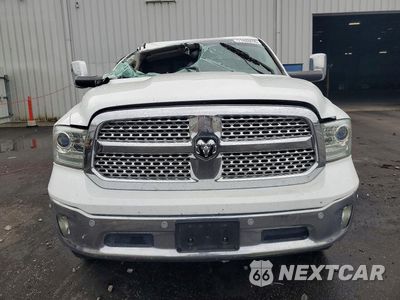 Piąte zdjęcie samochodu w środku: 2018 RAM 1500 LARAMIE VIN:1C6RR7NM5JS356717 - miniatura