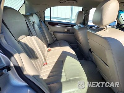 Zdjęcie 10 z 12 samochodu: 2006 LINCOLN TOWN CAR SIGNATURE VIN:1LNHM81W16Y600914 - miniatura